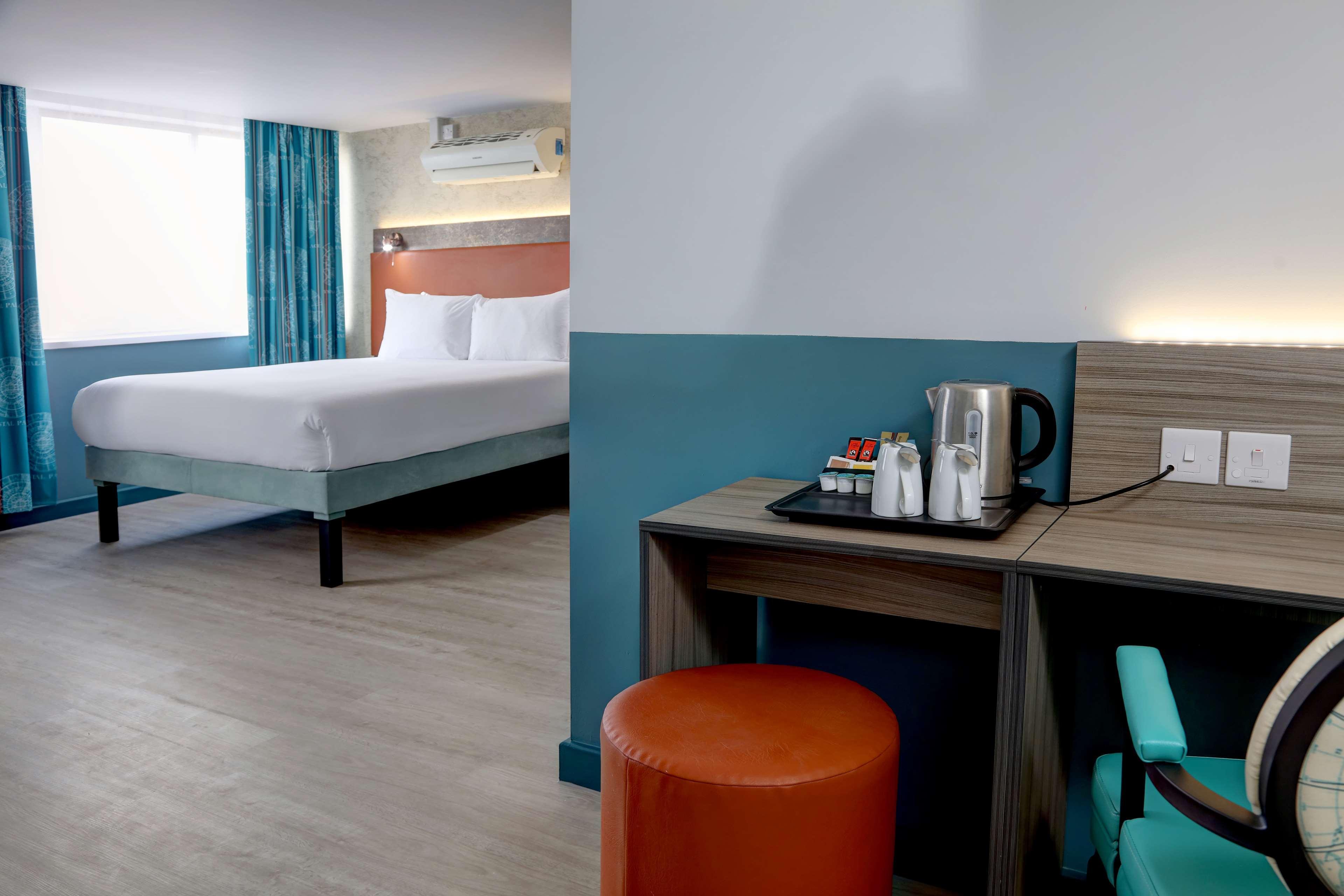 Western Queens Crystal Palace Hotel Londra