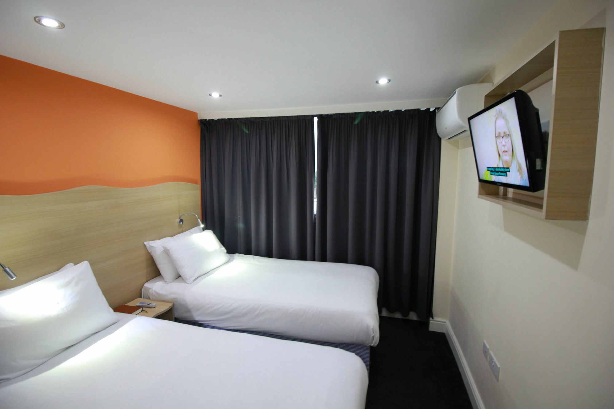 Western Queens Crystal Palace Hotel Londra